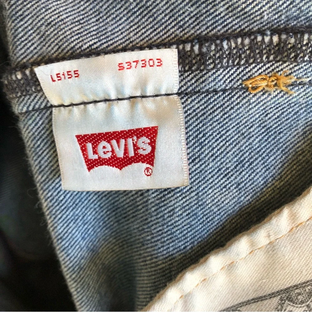 Levi's 501 Button Closure Straight Leg Work Jeans. 100% Cotton. Size W44x L30